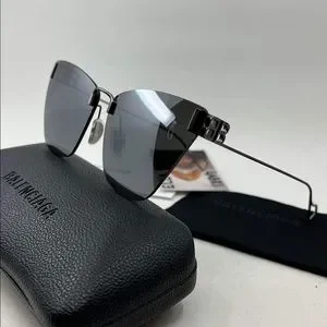 Balenciaga | Accessories | Balenciaga The Everyday All Black  display picture 2